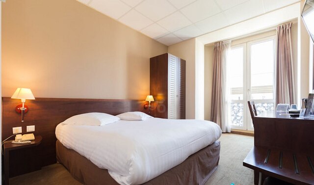 ホテル ル ノイユ ニース ガール