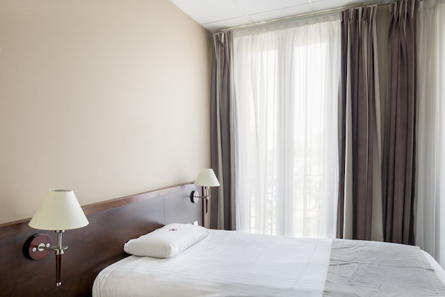 ホテル ル ノイユ ニース ガール