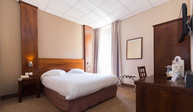 ホテル ル ノイユ ニース ガール