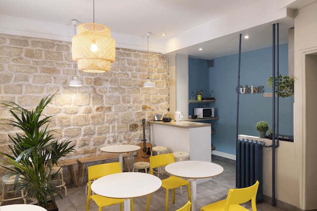 ル レジェント モンマルトル バイ ヒホフォストテルズ