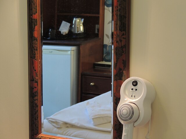 ドルフィン ホテル