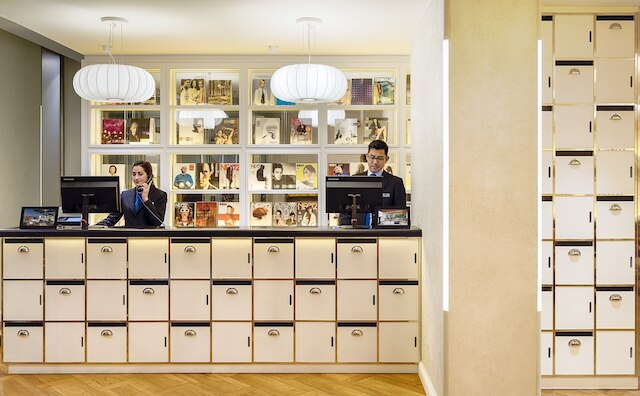 H10 ウニベルシタ ホテル