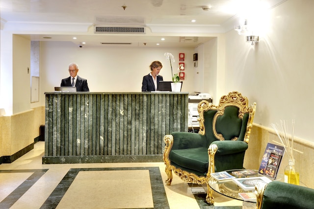 ホテル ドナ パレス