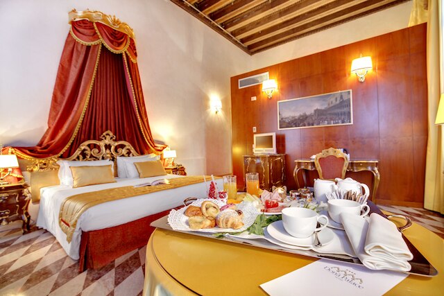 ホテル ドナ パレス