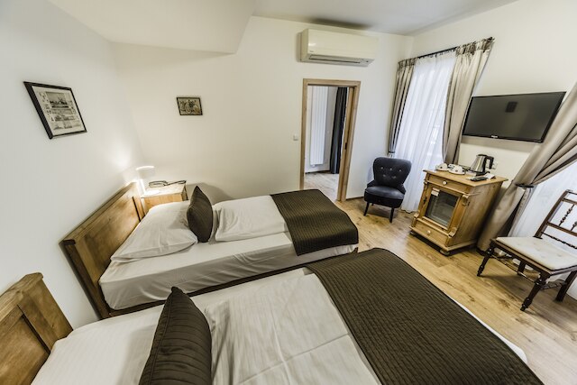 アーチボルド アット ザ チャールズ ブリッジ