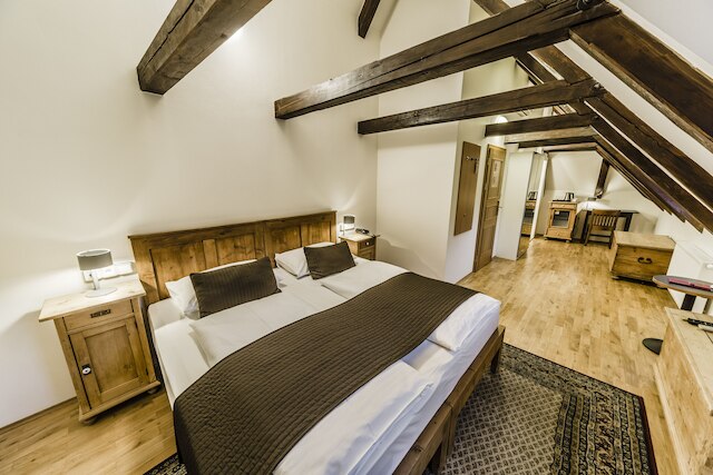 アーチボルド アット ザ チャールズ ブリッジ