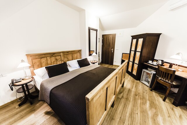 アーチボルド アット ザ チャールズ ブリッジ