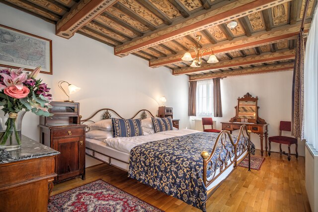 ホテル レッド ライオン