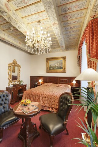 ホテル U ザラテホ ストロム プラハ バイ BHG