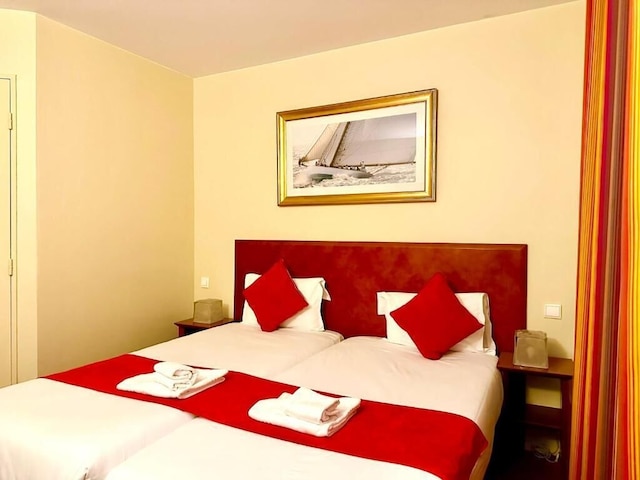 オテル ベルビュー パリ モンマルトル