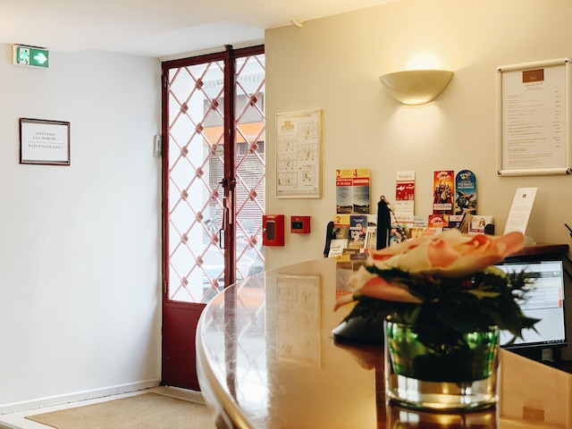 オテル ベルビュー パリ モンマルトル