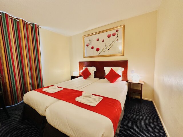 オテル ベルビュー パリ モンマルトル