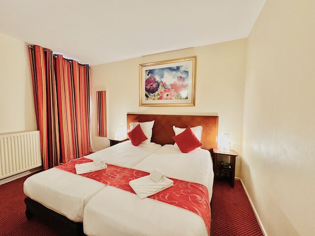 オテル ベルビュー パリ モンマルトル