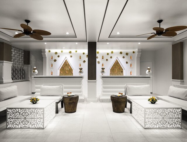 チャナライ フローラ リゾート カタ ビーチ