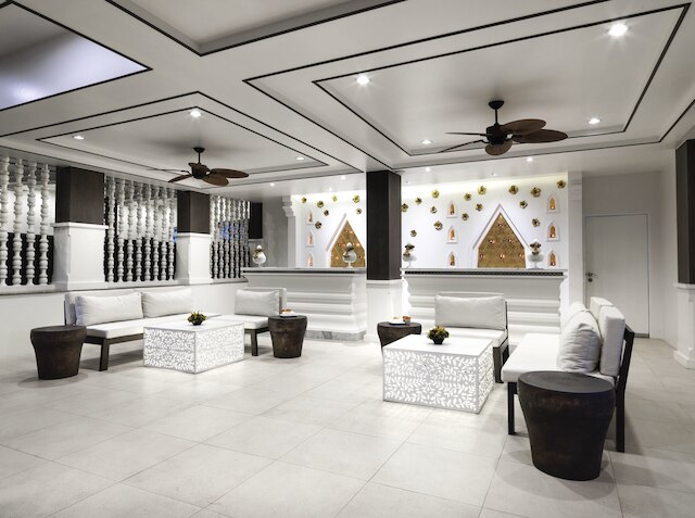 チャナライ フローラ リゾート カタ ビーチ