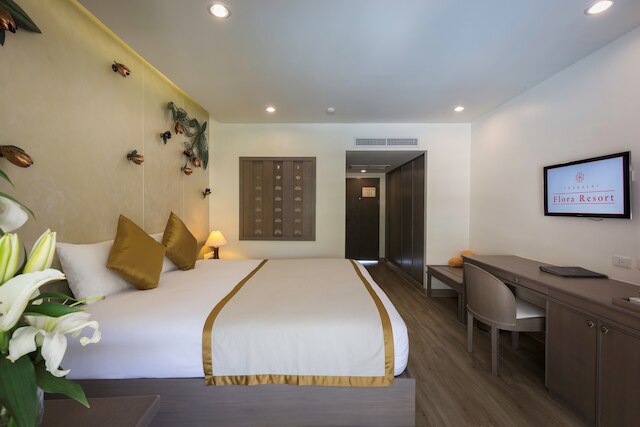 チャナライ フローラ リゾート カタ ビーチ