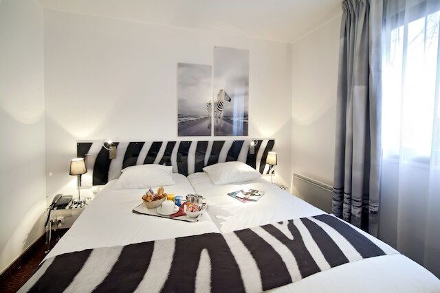 ホテル ル カルディナル リュエイユ サントー