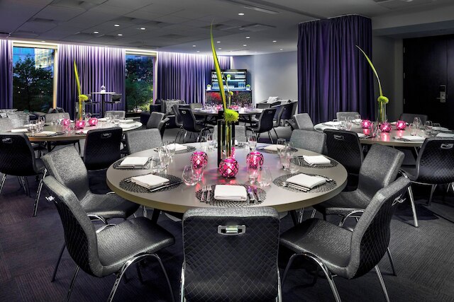 W モントリオール