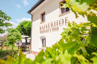 カイザーホフ アニフ