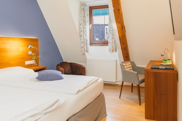 カイザーホフ アニフ