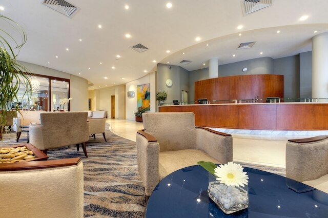 ヴェルディ セント ジョージズ ベイ マリーナ