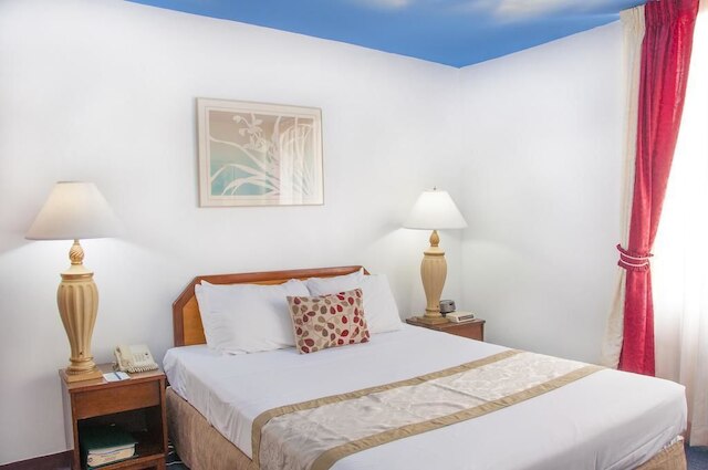 ホリデー サーフ ホテル