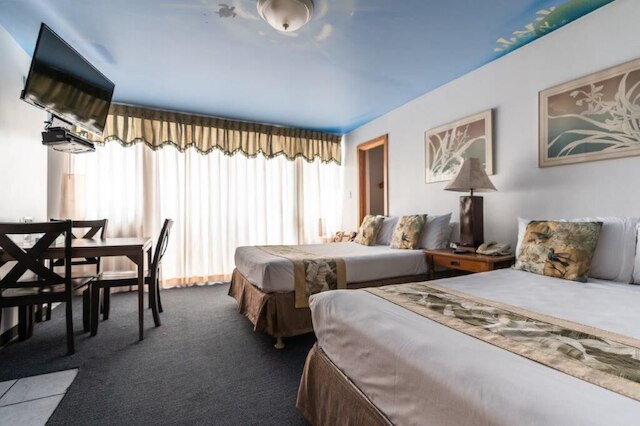 ホリデー サーフ ホテル