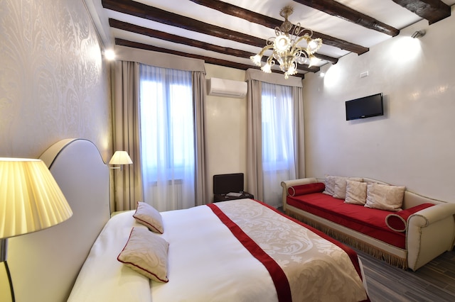 ホテル ヴィラ ロサ