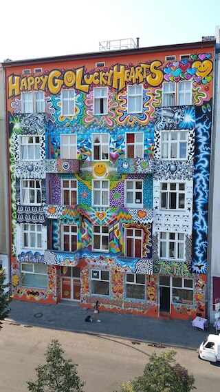 ハッピーゴーラッキー ホテル & ホステル