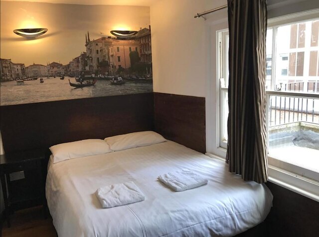 エキシビジョン コート ホテル 4