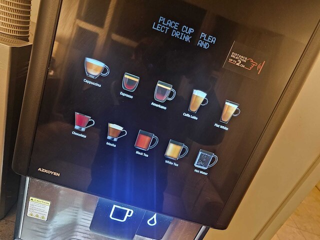 エキシビジョン コート ホテル 4