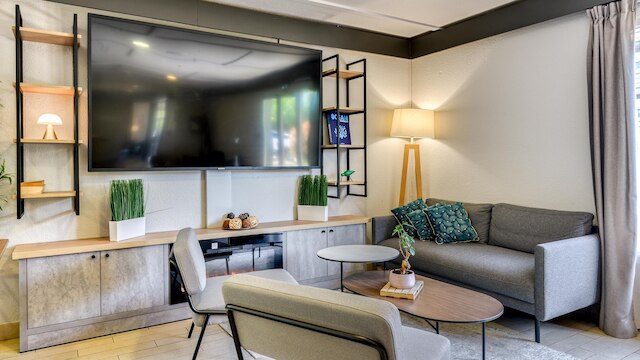 カンパニール プライム - モンペリエ エスト ル ミレネール