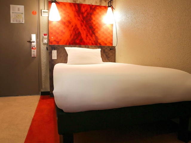 イビス クリシー サントル メリー