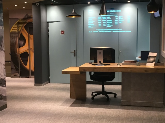 イビス クリシー サントル メリー