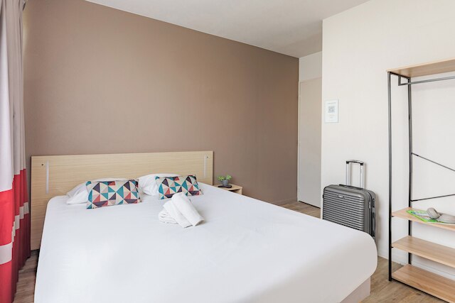 アパートシティ クラシック ラ ロシェル サントル