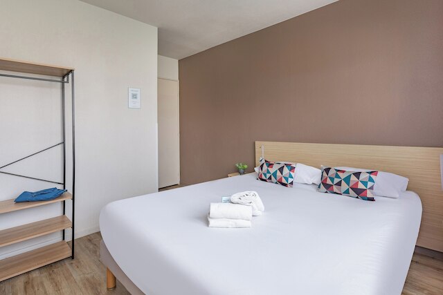 アパートシティ クラシック ラ ロシェル サントル