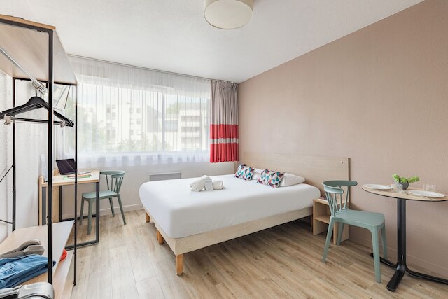 アパートシティ クラシック ラ ロシェル サントル