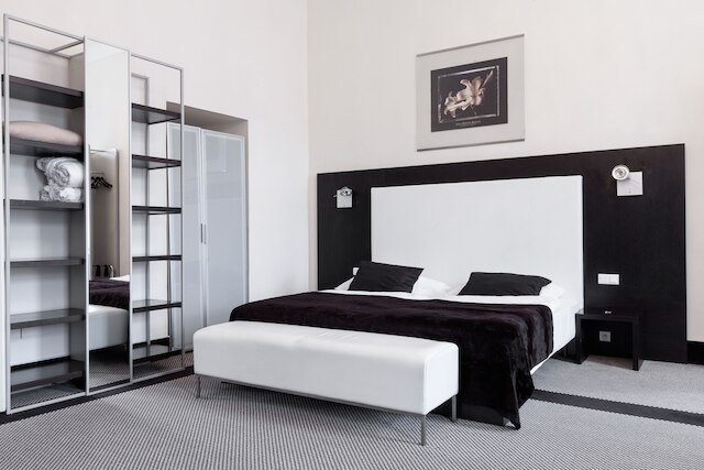 オールド タウン スクエア レジデンス バイ エンブレム