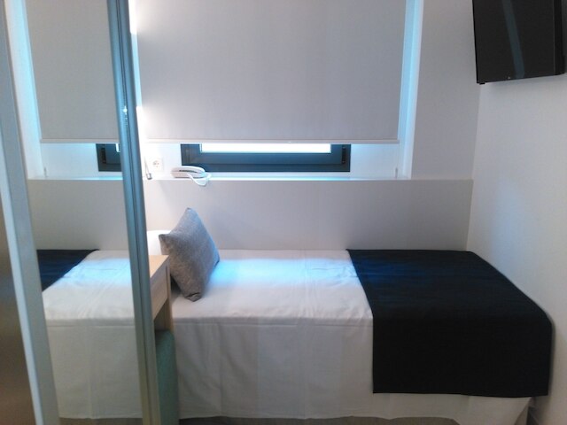 グロバレス アキス & ガラティア