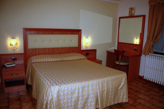 ピッコロ ホテル