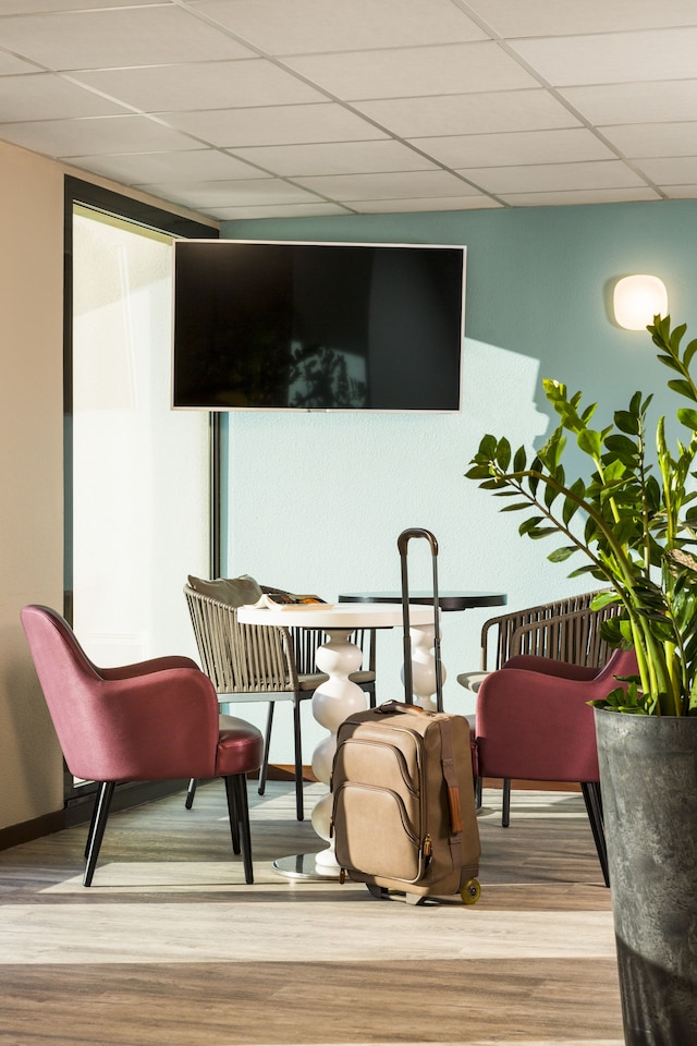 アパートスタイルホテル アダージョ アクセス レンヌ サントー