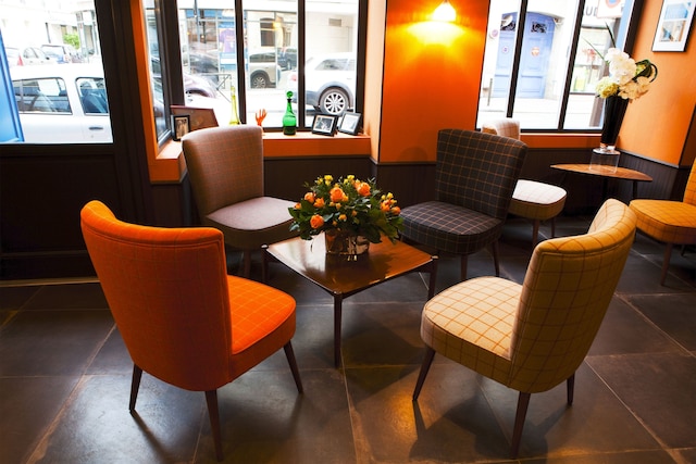 オテル ボリス V. バイ ハッピーカルチャー