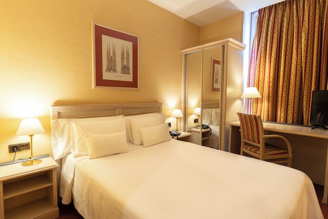 サノテル アストン