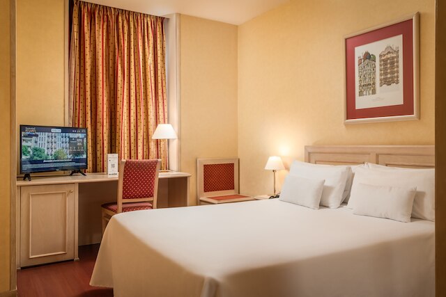 サノテル アストン