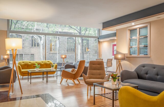 サノテル アストン