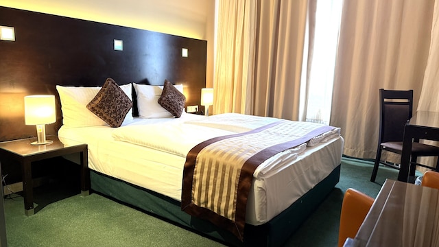 ホテル リュミエール アン デア メッセ