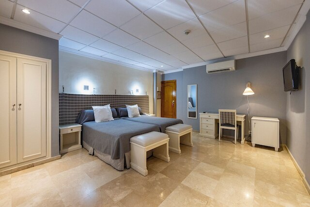 サクロモンテ ホテル