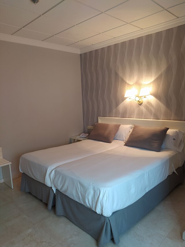 サクロモンテ ホテル