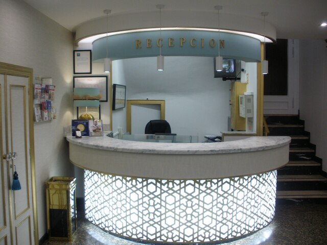 サクロモンテ ホテル