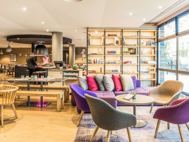 カンパニール パリ ウエスト - ポン シュレーヌ